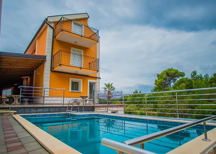 Apartments Nina
