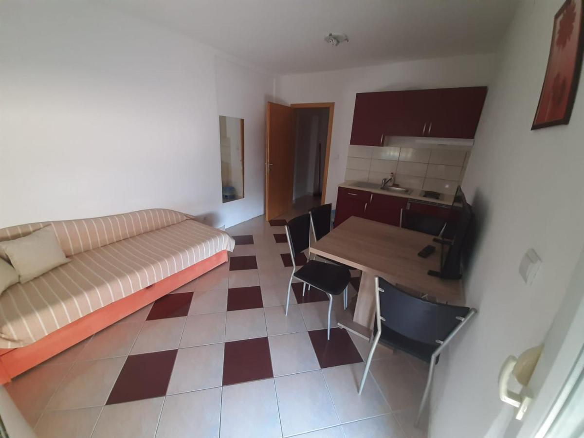 Nina Apartman